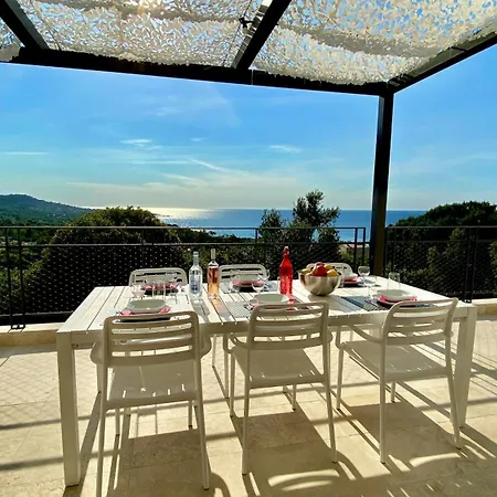 펜션 Between Beaches And Hilltop Villages *